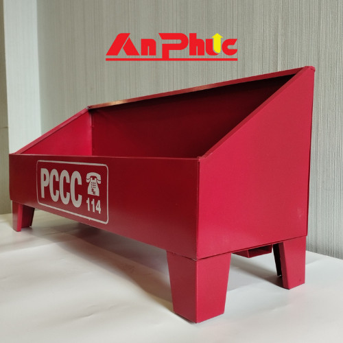 Kệ sắt đỏ đựng ba bình chữa cháy chất liệu bền bỉ